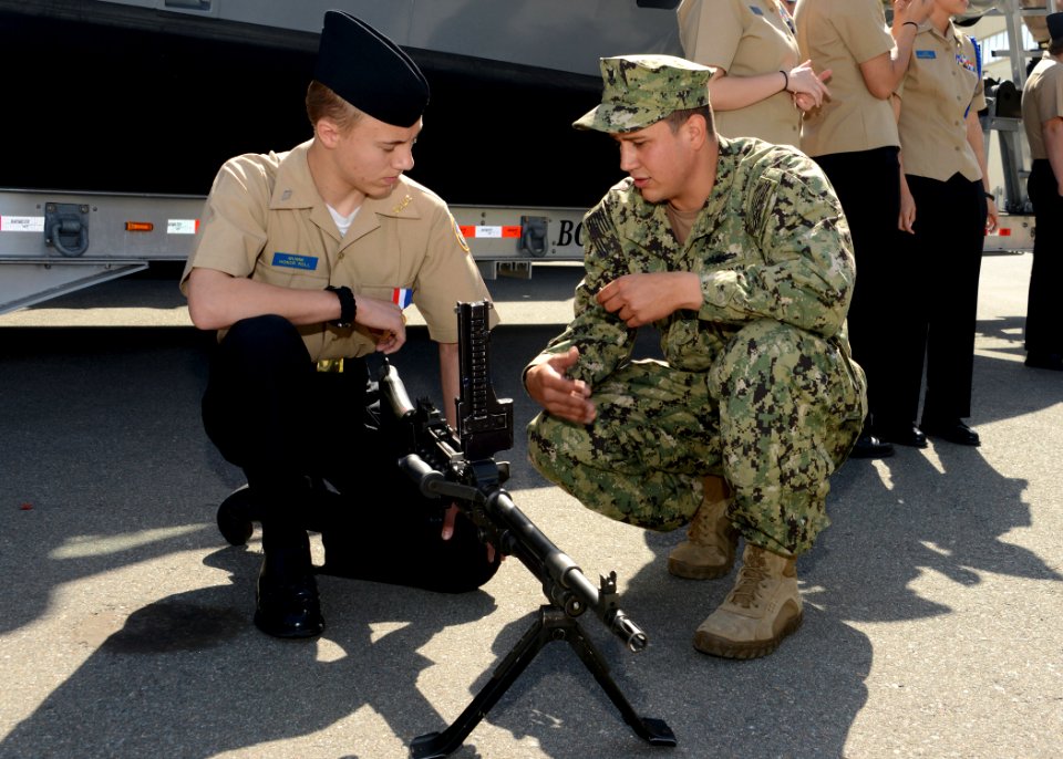 CRG1 NJROTC 150415-N-DI719-065