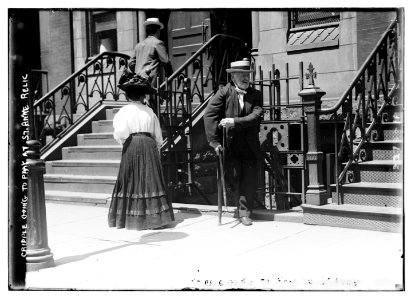 Cripple going to pray at St. Anne relic LCCN2014689617