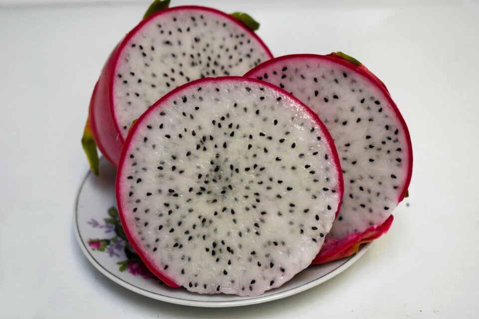 Pictahaya in halves food Free photos