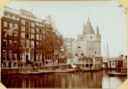 De Geldersche Kade, ziende op de Schreyerstoren photo