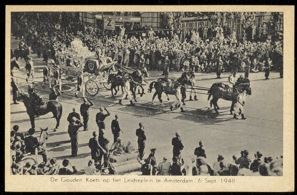 De gouden koets op het Leidseplein. Uitgave Nuss, Laren, Afb ANWU01712000016