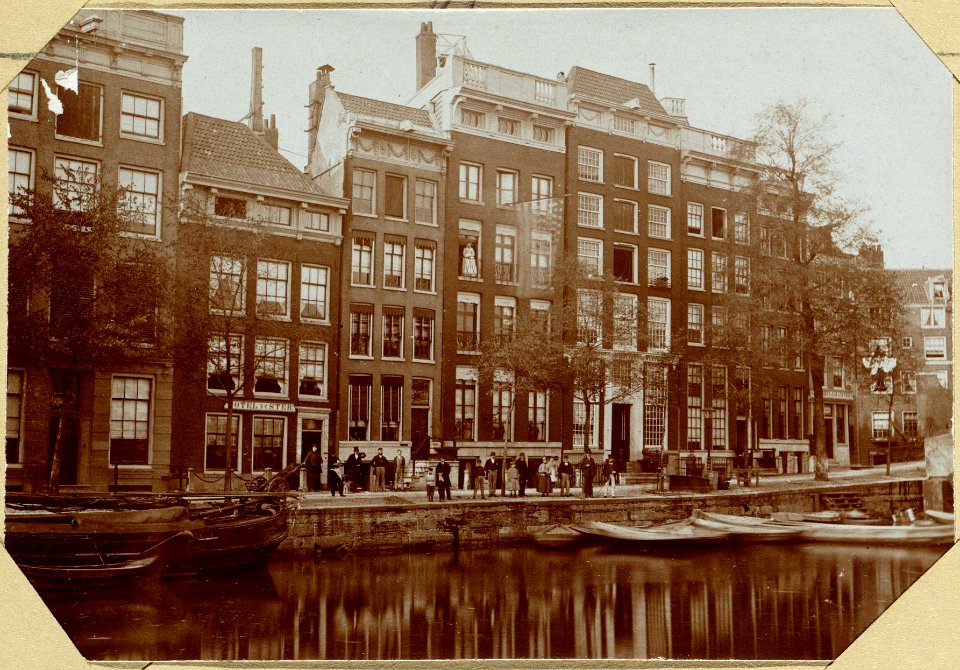 De Geldersche Kade bij de Schreyerstoren