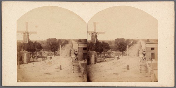 De Haarlemmerweg gezien van de Willemspoort