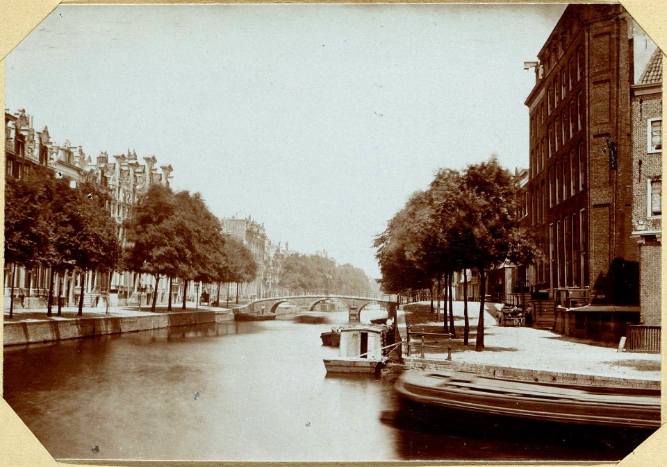 De Heerengracht, ziende van de Beulingstraat naar de Huidenstraat