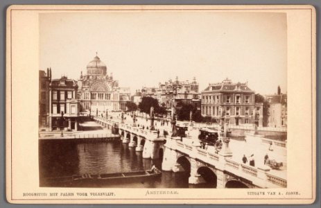 De Hogesluis over de Amstel gezien naar het Paleis voor Volksvlijt photo