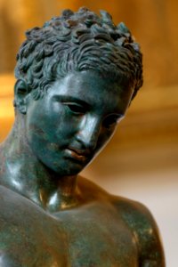 Croatian Apoxyomenos Louvre n08