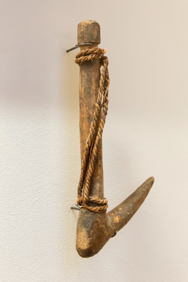 Crochet de suspension à une palanche - Louvre - E 14054