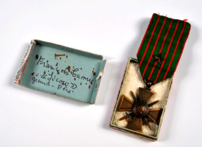 Croix de guerre décernée à François Camus photo