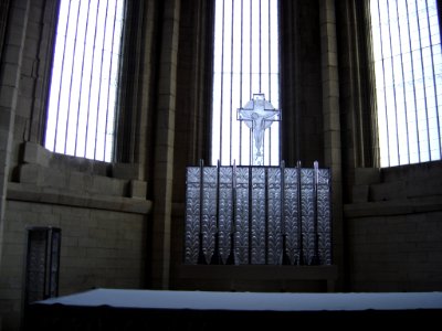 Croix du christ et autel de lalique 009