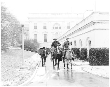 Cross country horseback riders arrive at the White House from Tacoma, Washington where they will be greeted by... - NARA - 199797
