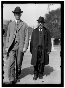 CROSSER, ROBERT, REP. FROM OHIO, 1913-1923. RIGHT, WITH T.K. GIRAGOSSIAN LCCN2016868456