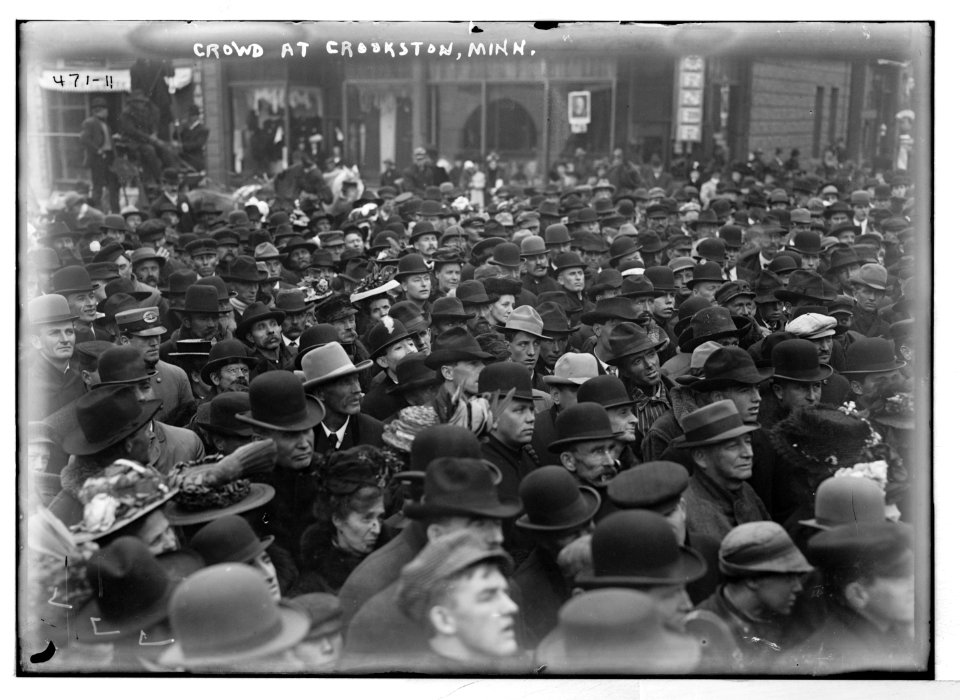 Crowd at Crookston, Minn. (Taft) LCCN2014682186