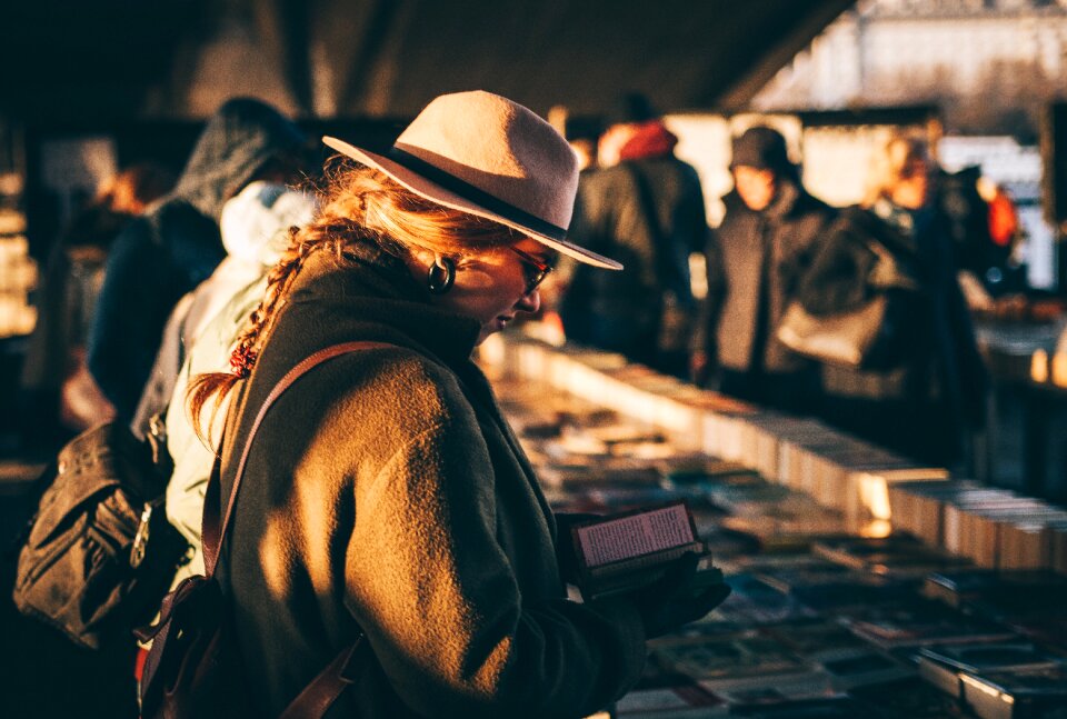 Store knowledge woman