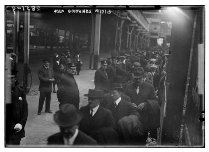 Crowd entering Polo Grounds gates for Game 1 of 1913 World Series (baseball) LCCN2014694415