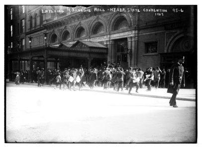 Crowd entering Carnegie Hall for N.Y. State Republican Convention, New York LCCN2014680547