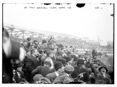Crowd in Polo Grounds grandstand; Cubs at Giants - final game (baseball LCCN2014682261