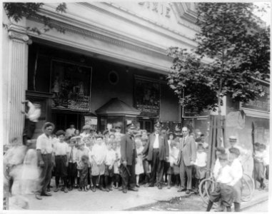 Crowd in front of the Dixie Theater, Washington, D.C. LCCN2002695600