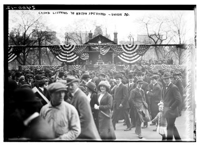Crowd listening to Bryan speaking - Union Sq. LCCN2014690397