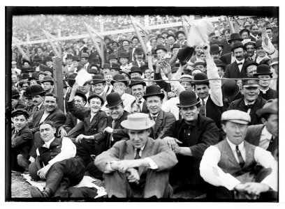 Crowd in Polo Grounds grandstand; Cubs at Giants - final game (baseball) LCCN2014682317