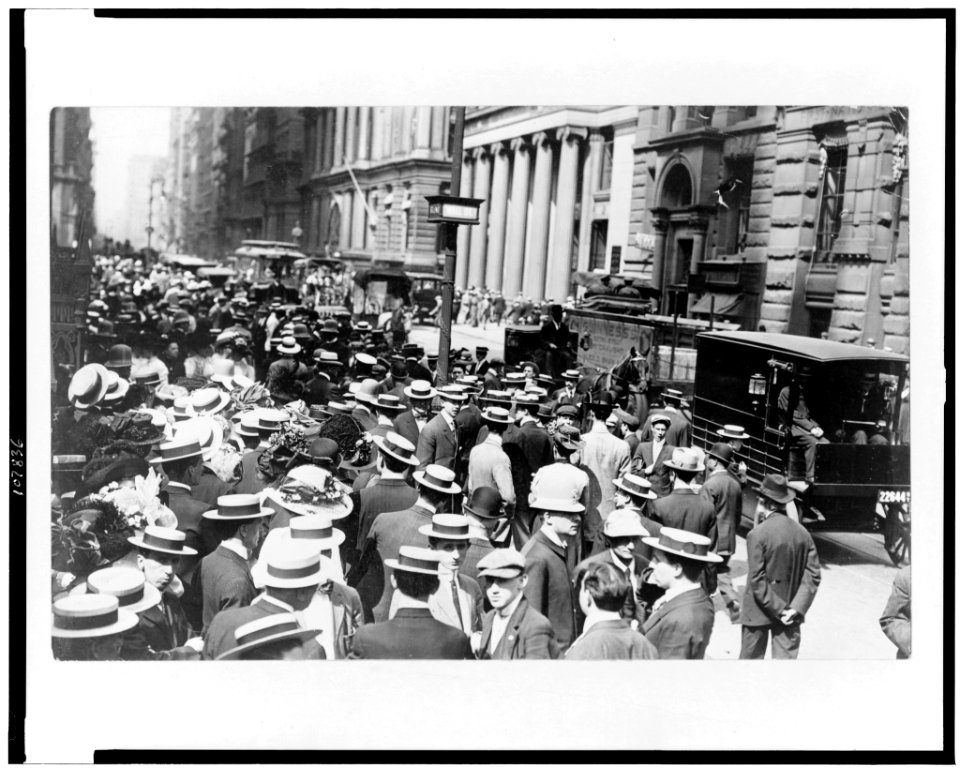 Crowd on Wall Street before Trinity Church, New York City LCCN93506590