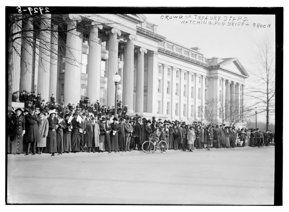 Crowd on Treasury steps watching for Bride and Groom (Wilson) LCCN2014694958