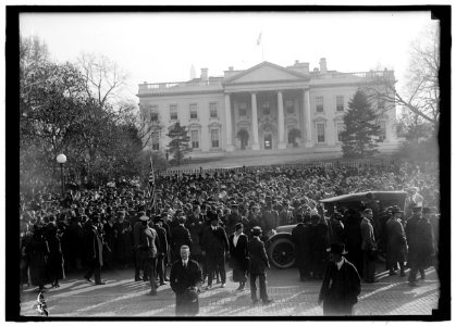 Crowd outside White House LOC hec.11500 photo