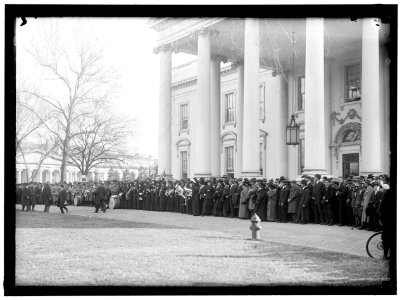 Crowd outside White House LOC hec.05146 photo