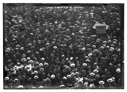 Crowd to meet T.R. (Theodore Roosevelt) at Chicago LCCN2014690608