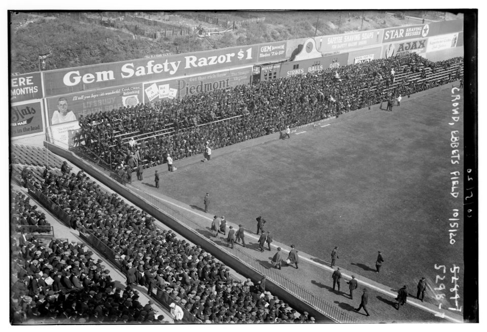 Crowd, Ebbets Field, 10-5-20 LCCN2014711430