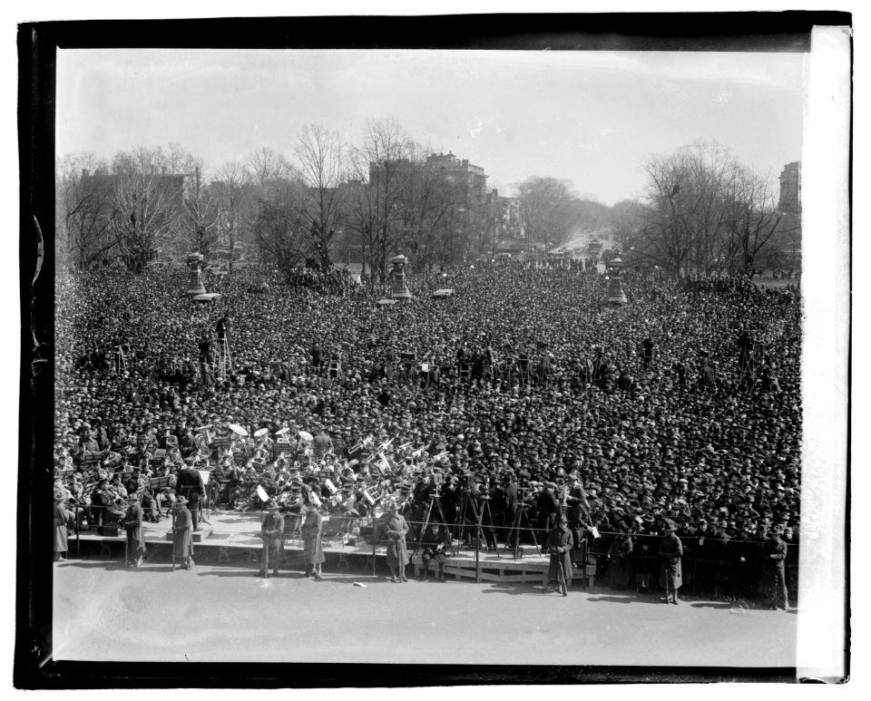 Crowds at Capitol LOC npcc.03625