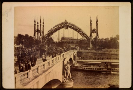 Crowds crossing the Pont de l'Alma, looking toward the Passerelle de l'Alma on the Quay d'Orsay, Paris Exposition, 1889 LCCN91722267