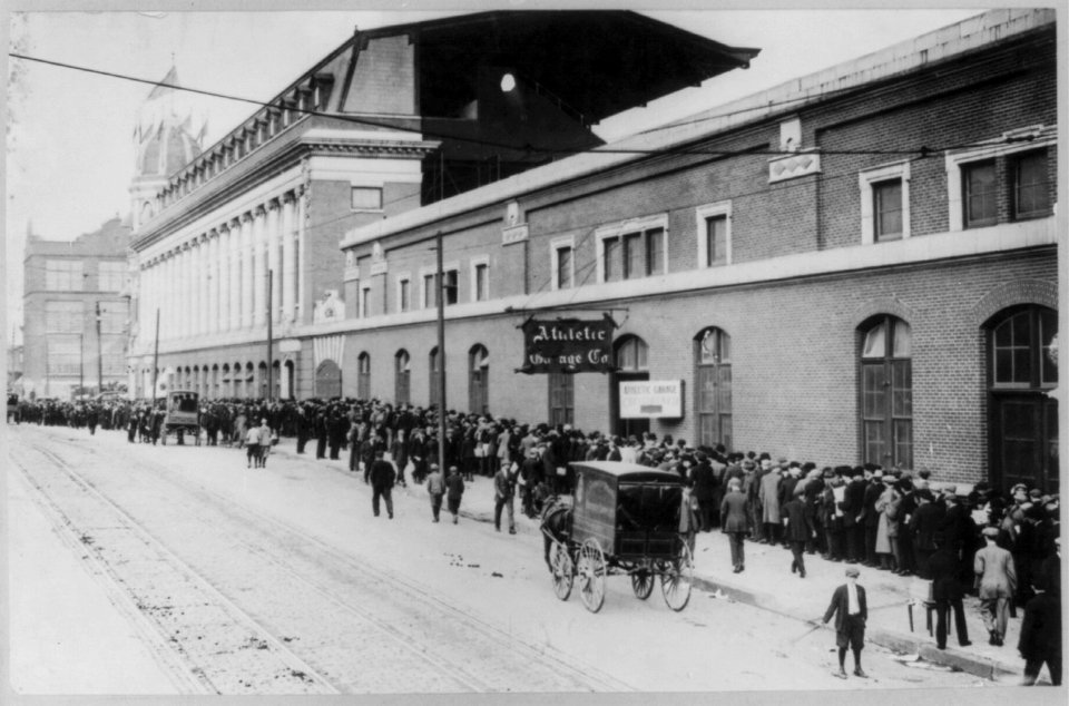 Crowds waiting in line to buy tickets at Shibe Park (Phila., 1911) LCCN2001704384