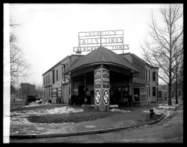 Crowell filling station, N.Y. & Fla. Aves., (Washington, D.C.) LCCN2016823920