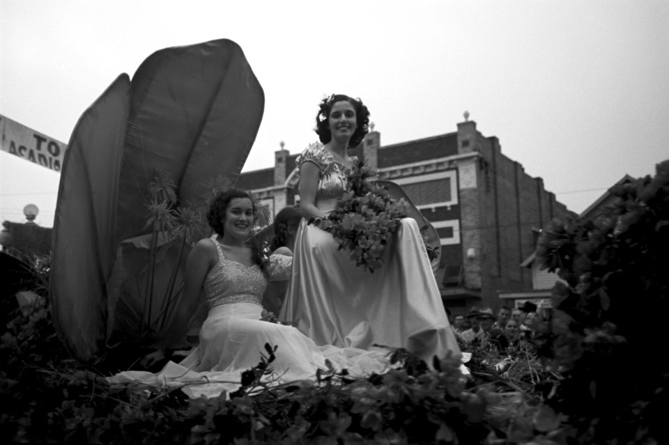 CrowleyRiceQueens1938FloatSmile