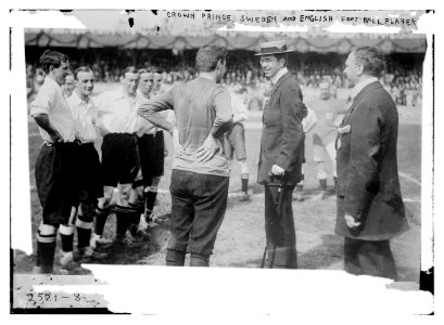 Crown Prince Sweden and English football players LCCN2014691794