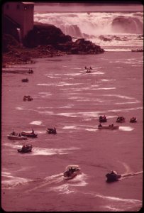 Crown-zellerbach-corporation-and-publishers-paper-company-on-the-willamette-river-at-oregon-city041973 4272332348 o