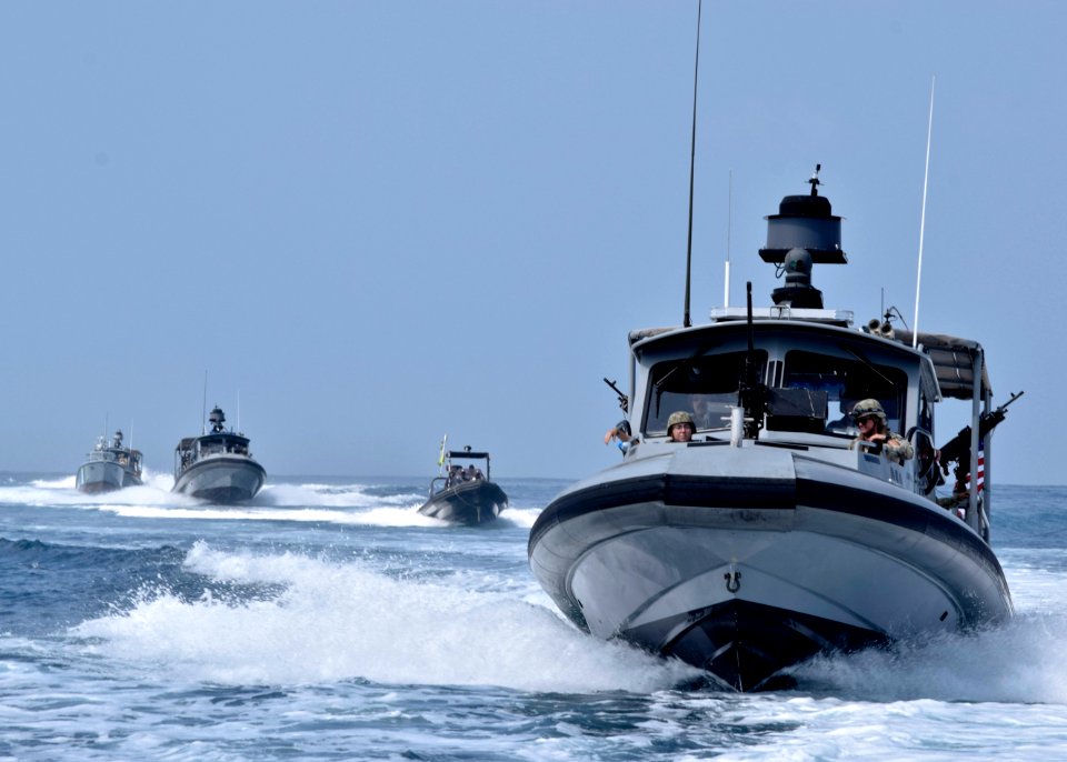 CRS 1 SAILORS TRAIN WITH DJIBOUTIAN FORCES (26805177549)