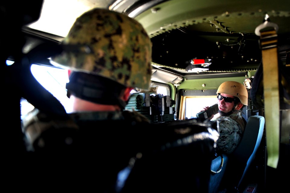 CRS-1 Convoy Training 141024-N-RY232-149