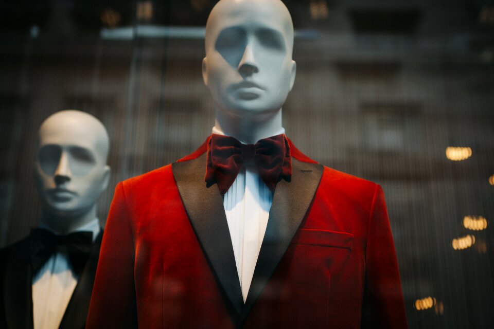 Tie clothing mannequin