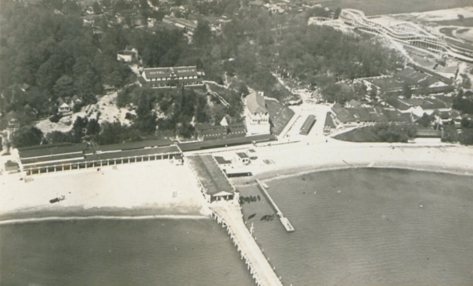 Crystal Beach Ontario from an Aeroplane (HS85-10-37562)
