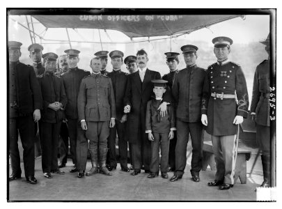Cuban officers on CUBA LCCN2014693089