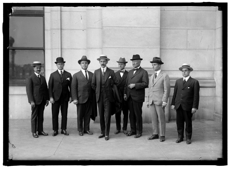 CUBAN WAR MISSION TO THE U.S. CAPT. TABIO; LAZAMA; CARRICARTI; GEN. MARTI; KEAR; WITTERMYER; VANDER GUTCH, NAVAL ATTACHE AT CUBAN LEGATION; MAJ. E. BONICK, OF THE MISSION LCCN2016867714