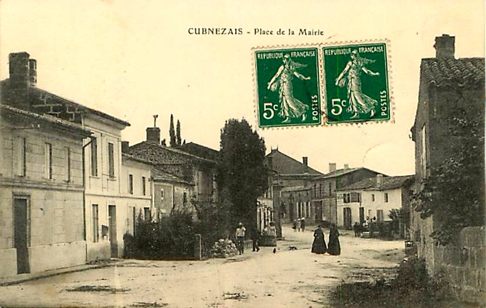 Cubnezais - Place de la Mairie