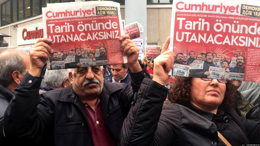 Cumhuriyet protests (4)