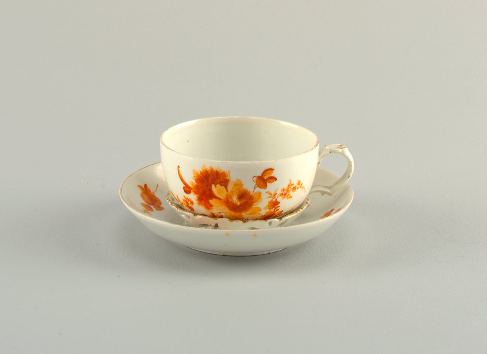 Cup And Trembleuse Saucer, 1763–1774 (CH 18395705)