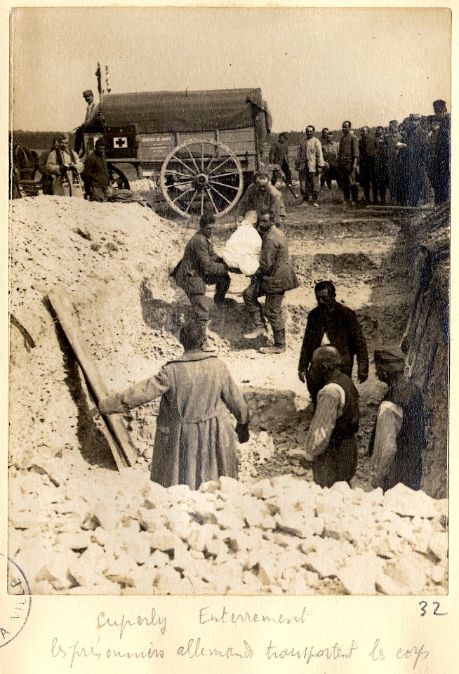 Cuperly. Enterrement - Fonds Berthelé - 49Fi1874-32