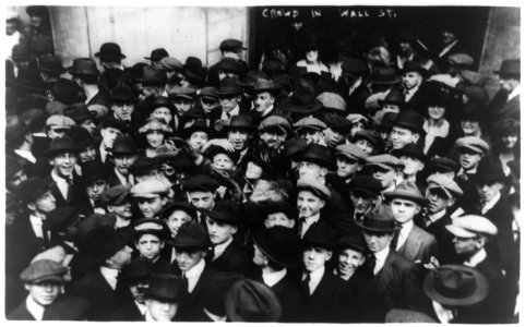 Curb brokers in Wall Street, New York City LCCN92519195