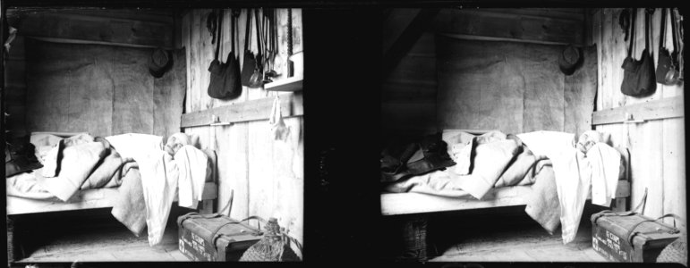 Cuperly. R. Berthelé dans sa chambre - Fonds Berthelé - 49Fi582