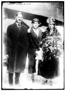 Curtis Wilbur & wife LCCN2014714109