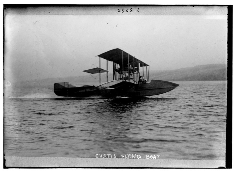 Curtis(s) flying boat LCCN2014692192